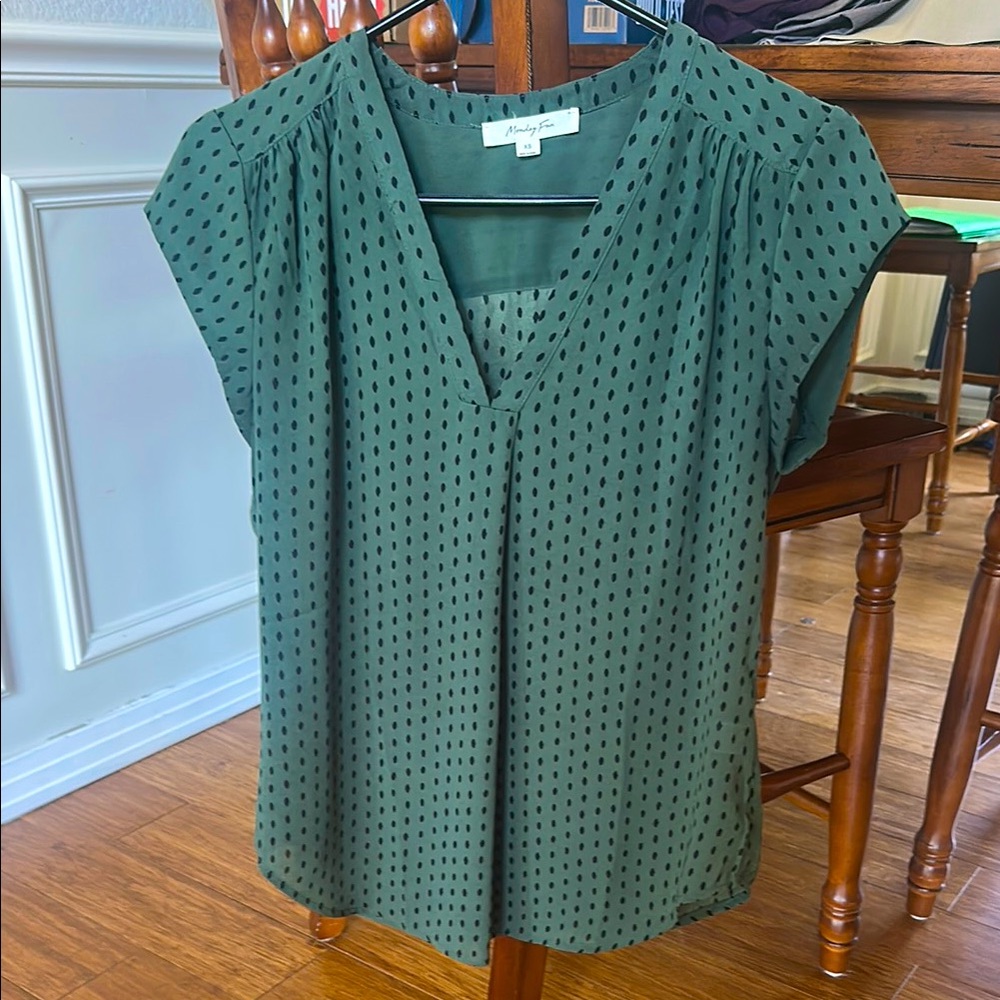 Green Flutter Sleeve Pleated Blouse
